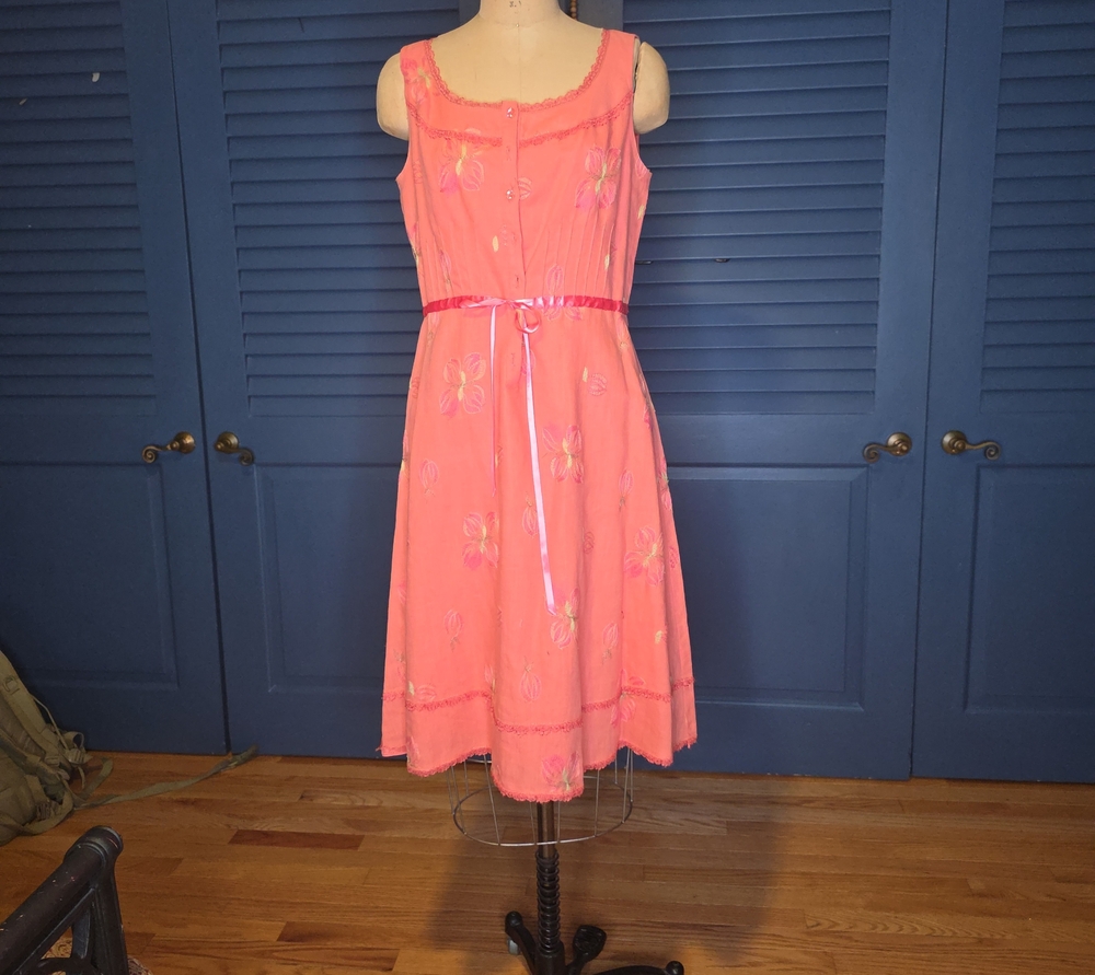 VINTAGE Cynthia Steffe floral embroidered sleeveless day dress .
